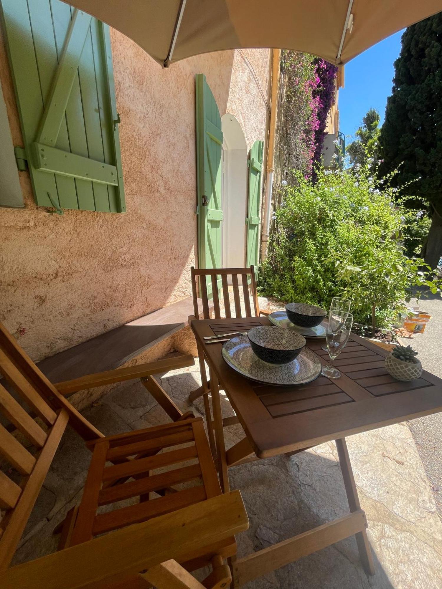 Cosy Studio - Place Du Figuier Bormes-les-Mimosas Exterior photo